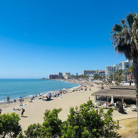Luxury Beachfront Apartment In Benalmadena Costa Bagian luar foto