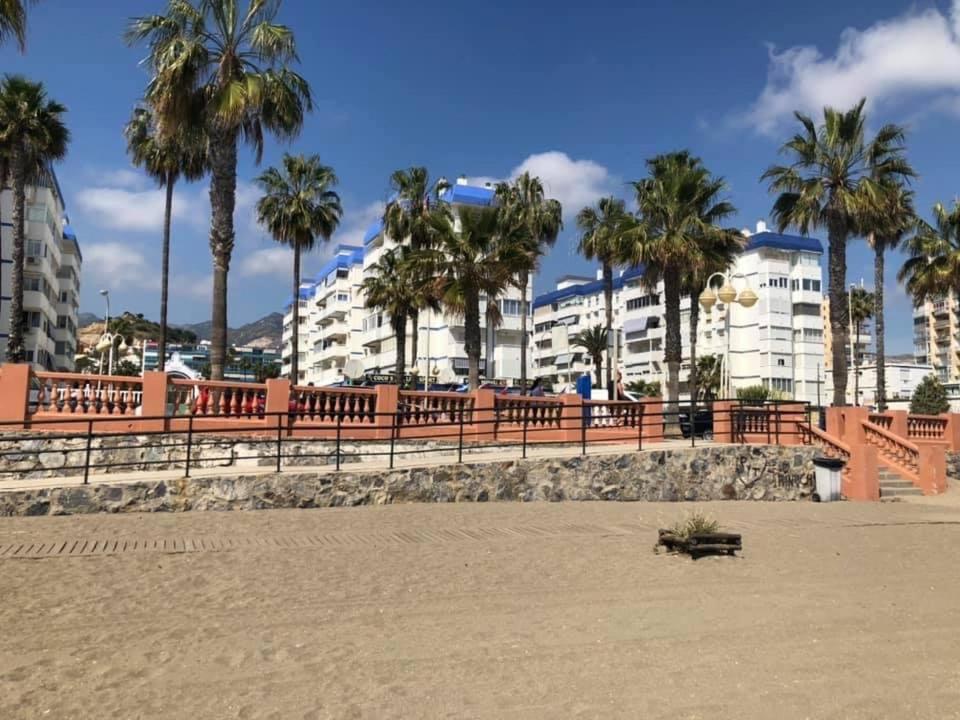 Luxury Beachfront Apartment In Benalmadena Costa Bagian luar foto