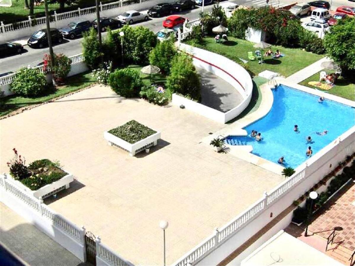 Luxury Beachfront Apartment In Benalmadena Costa Bagian luar foto