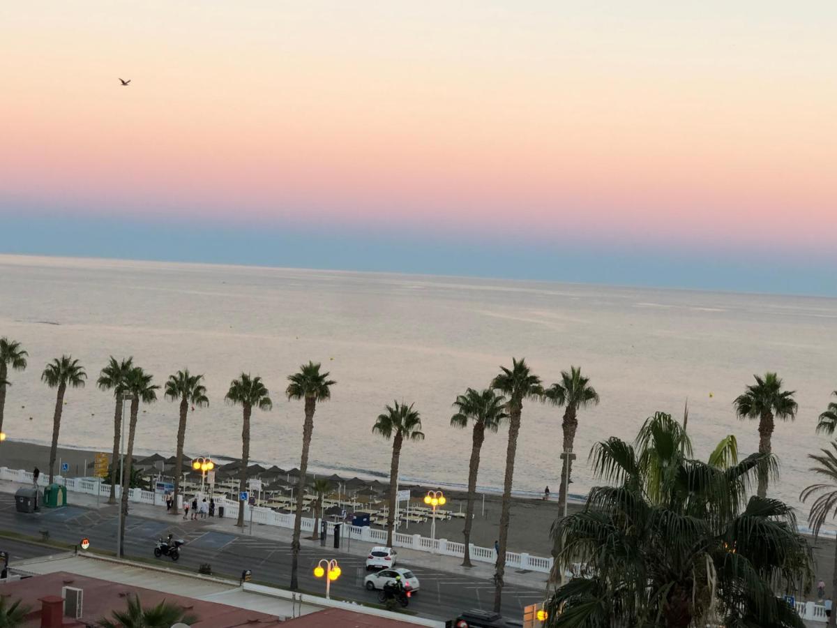 Luxury Beachfront Apartment In Benalmadena Costa Bagian luar foto