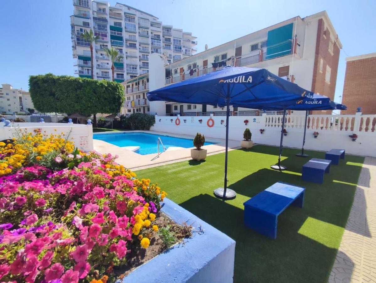 Luxury Beachfront Apartment In Benalmadena Costa Bagian luar foto