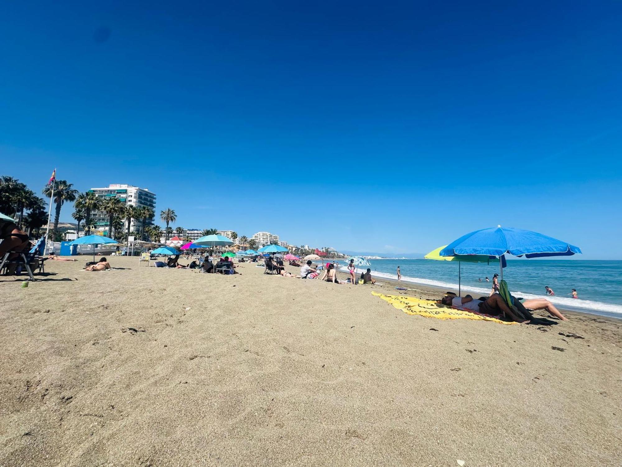 Luxury Beachfront Apartment In Benalmadena Costa Bagian luar foto