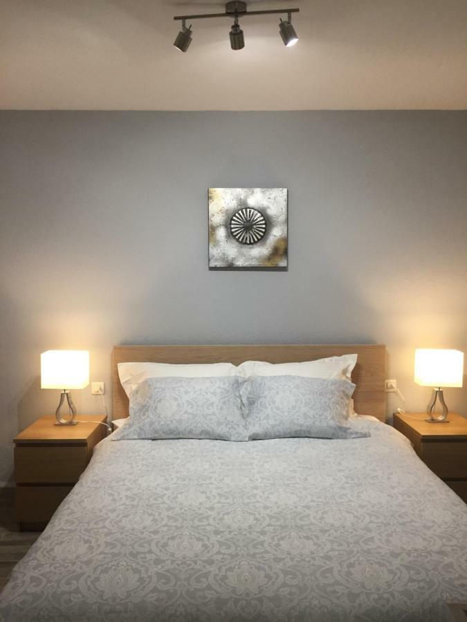 Luxury Beachfront Apartment In Benalmadena Costa Bagian luar foto