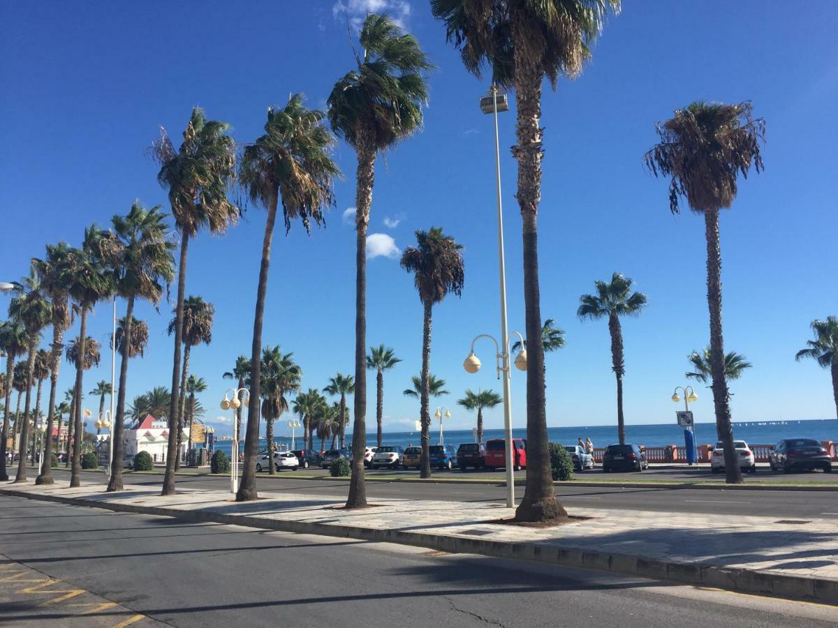 Luxury Beachfront Apartment In Benalmadena Costa Bagian luar foto