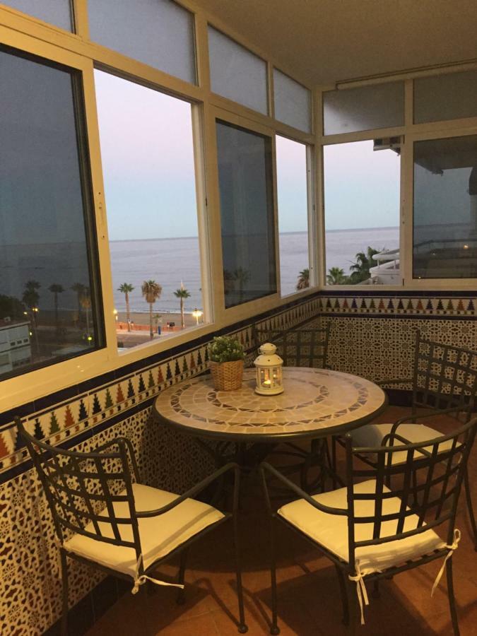 Luxury Beachfront Apartment In Benalmadena Costa Bagian luar foto