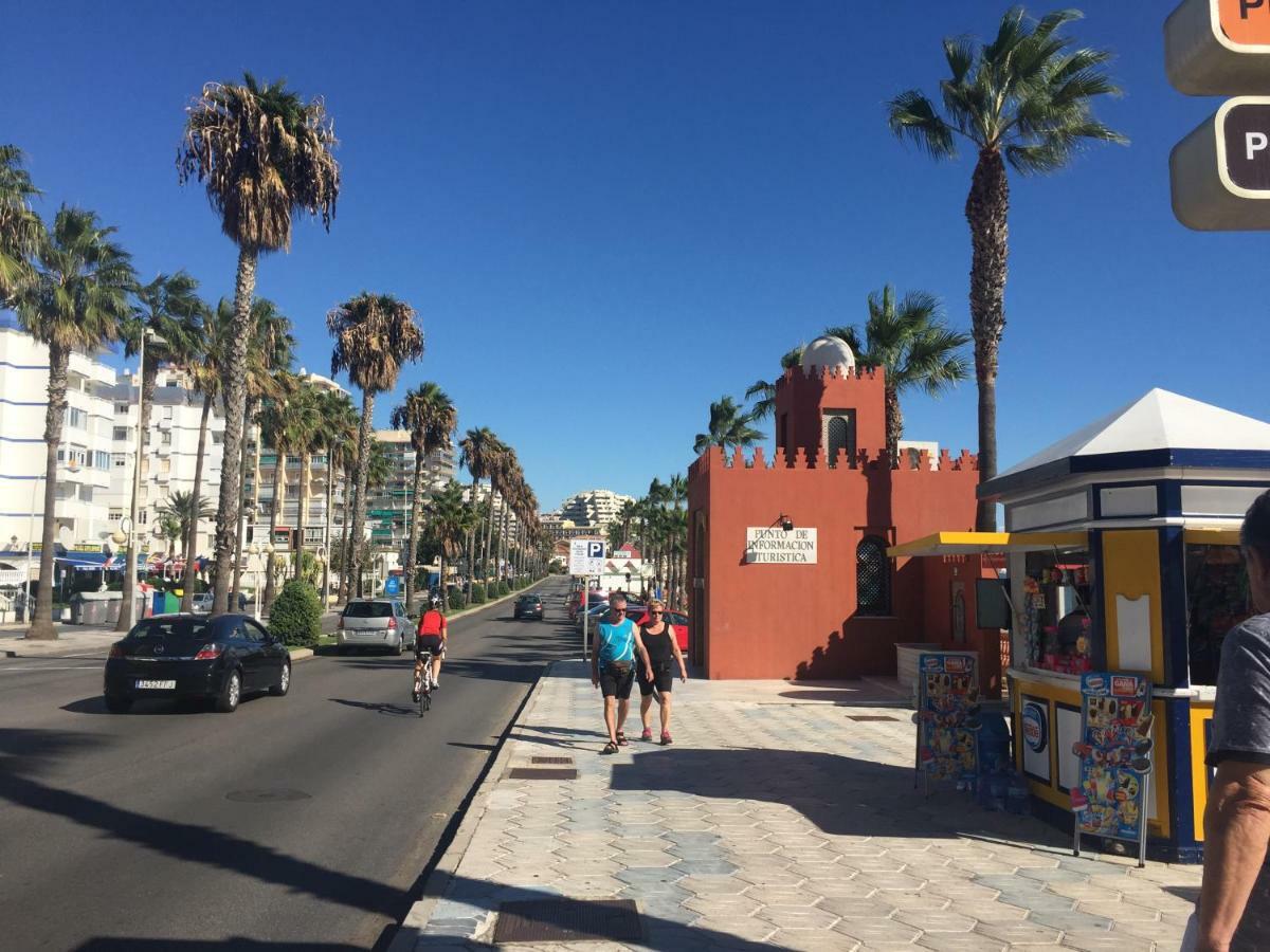 Luxury Beachfront Apartment In Benalmadena Costa Bagian luar foto