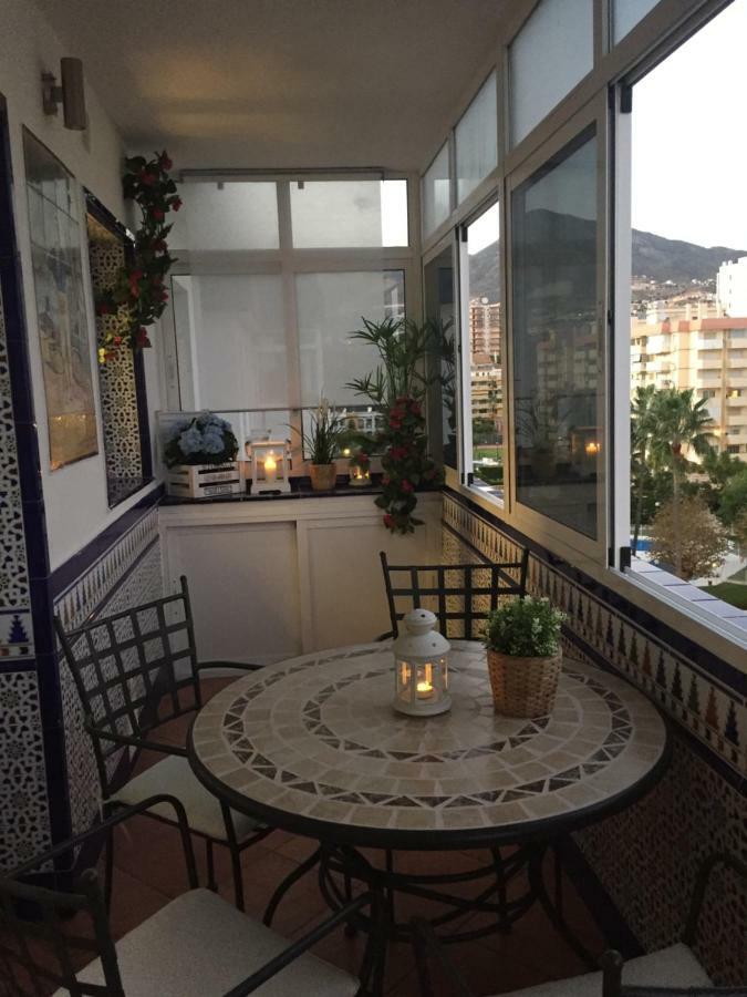 Luxury Beachfront Apartment In Benalmadena Costa Bagian luar foto