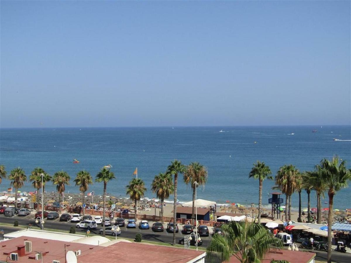 Luxury Beachfront Apartment In Benalmadena Costa Bagian luar foto