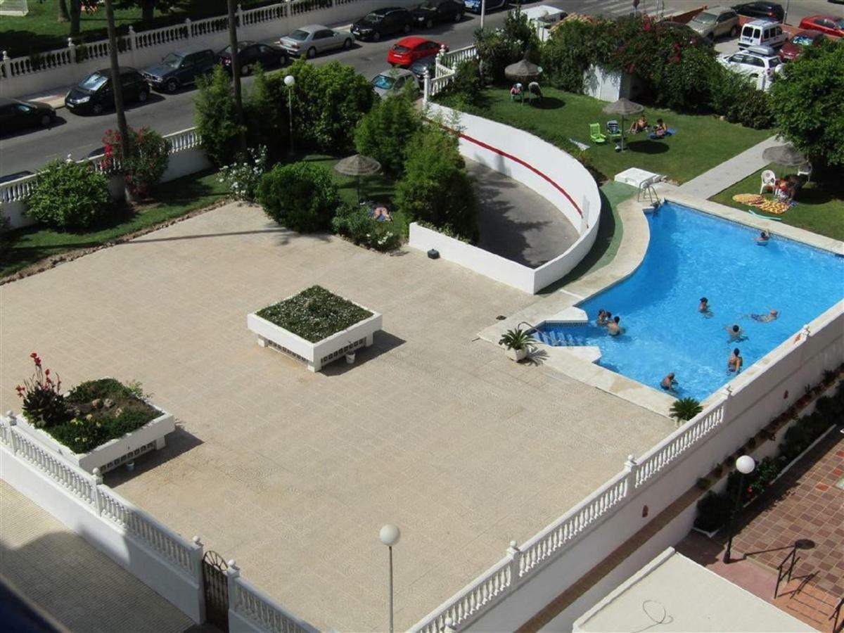 Luxury Beachfront Apartment In Benalmadena Costa Bagian luar foto