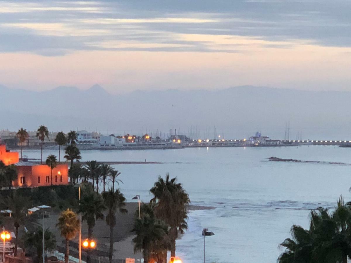 Luxury Beachfront Apartment In Benalmadena Costa Bagian luar foto