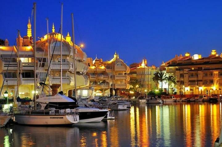 Luxury Beachfront Apartment In Benalmadena Costa Bagian luar foto