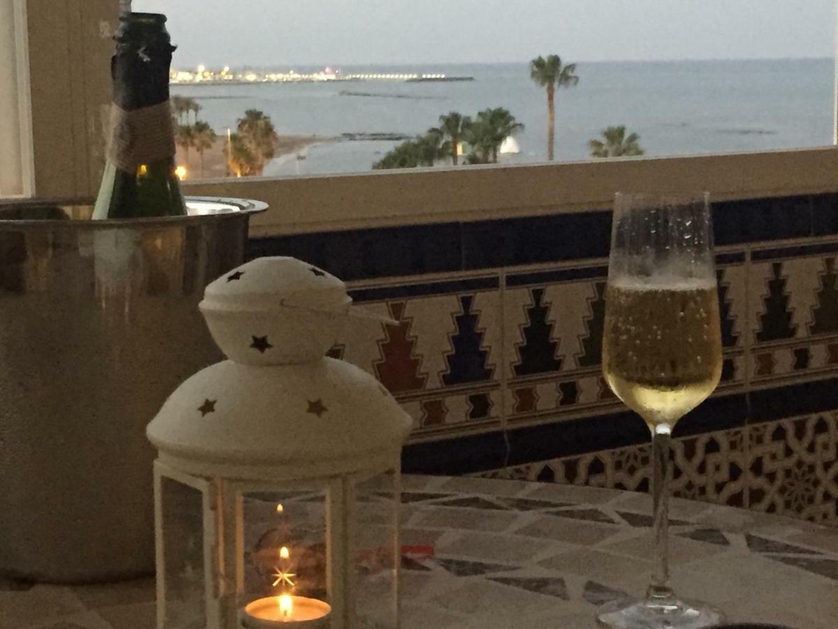 Luxury Beachfront Apartment In Benalmadena Costa Bagian luar foto